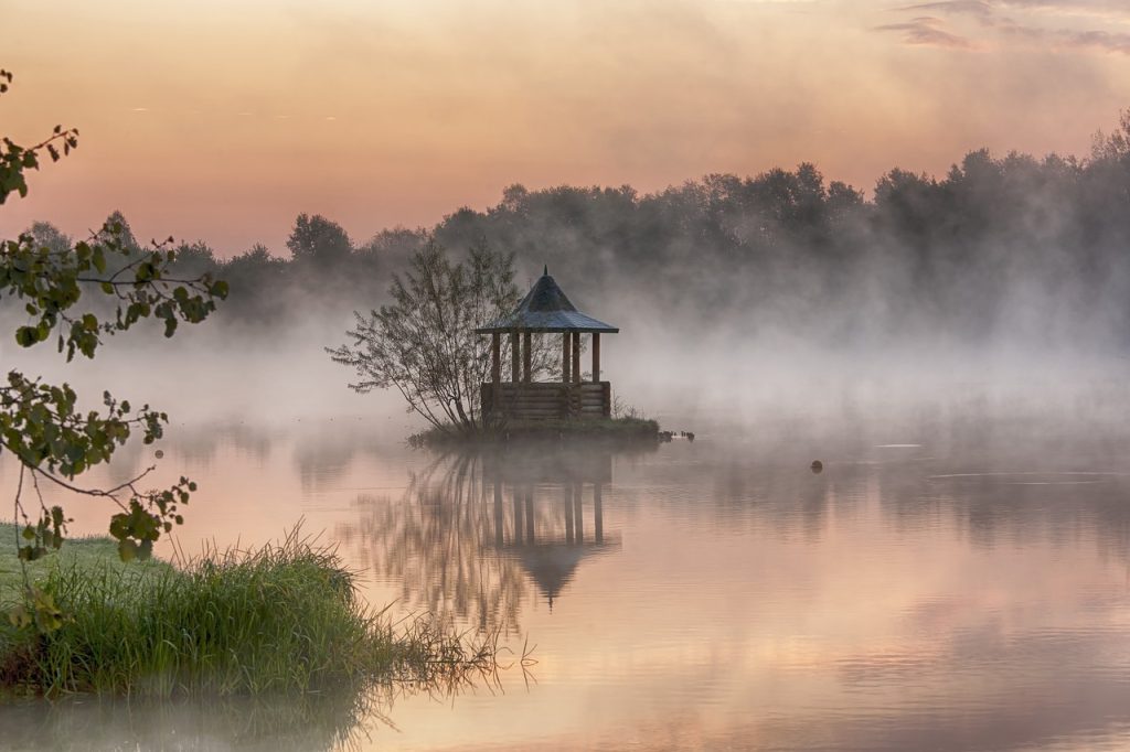 lake, dawn, water-2043076.jpg